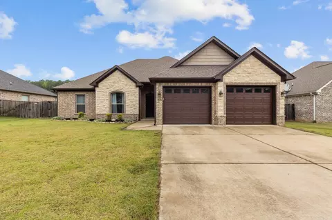 Exterior - 500 Creekside Cv, Bryant, AR 72022 photo 2 of 11