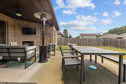 Exterior - 500 Creekside Cv, Bryant, AR 72022 photo 7 of 11