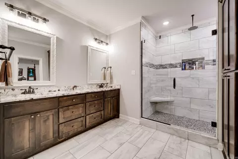 Bath - 123 Greystone Dr, Greenbrier, AR 72058 photo 1 of 3