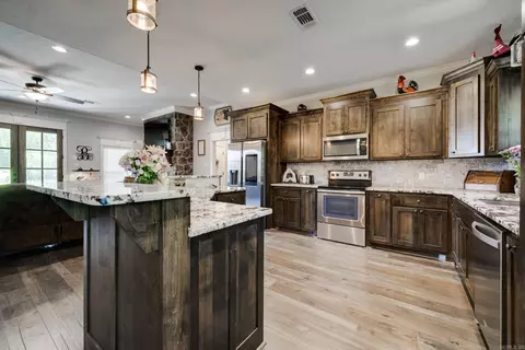 Kitchen - 123 Greystone Dr, Greenbrier, AR 72058 photo 3 of 6