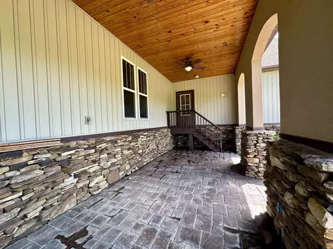 Exterior - 233 Brandon Dr, Mountain View, AR 72560 photo 7 of 14