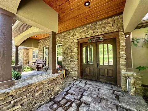 Exterior - 233 Brandon Dr, Mountain View, AR 72560 photo 3 of 14