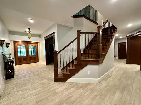 Entry Way - 233 Brandon Dr, Mountain View, AR 72560 photo 1 of 3