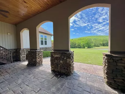 Exterior - 233 Brandon Dr, Mountain View, AR 72560 photo 6 of 14