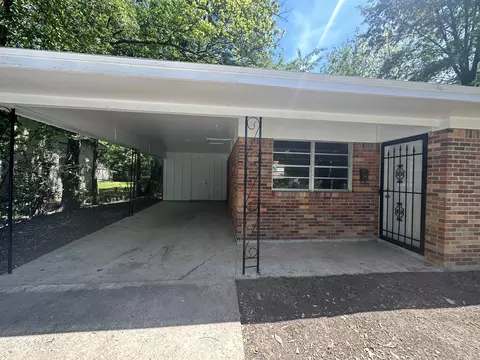 Exterior - 1203 Brentwood Dr, Pine Bluff, AR 71601 photo 2 of 5