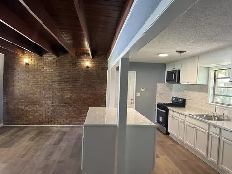 Kitchen - 1203 Brentwood Dr, Pine Bluff, AR 71601 photo 2 of 5