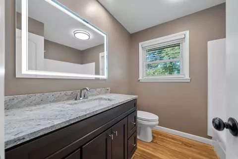Bath - 10260 Zuber Rd, Alexander, AR 72002 photo 4 of 5