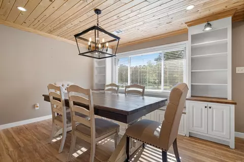Dining - 10260 Zuber Rd, Alexander, AR 72002 photo 2 of 5