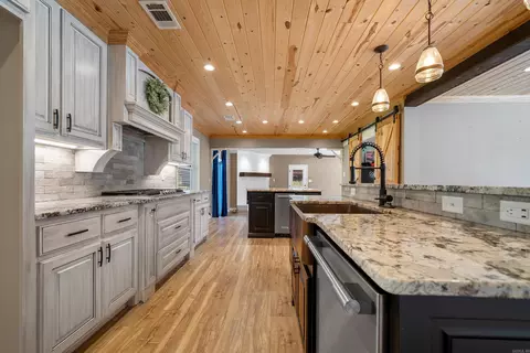 Kitchen - 10260 Zuber Rd, Alexander, AR 72002 photo 5 of 5