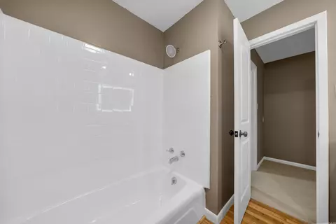 Bath - 10260 Zuber Rd, Alexander, AR 72002 photo 5 of 5