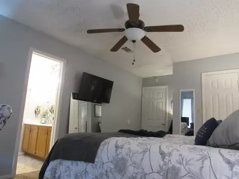 Bedroom - 1100 Edgewood Dr, Bryant, AR 72022 photo 6 of 9