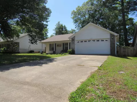 Exterior - 1100 Edgewood Dr, Bryant, AR 72022 photo 4 of 12