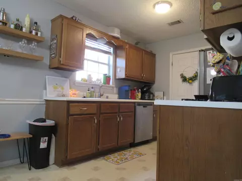 Kitchen - 1100 Edgewood Dr, Bryant, AR 72022 photo 1 of 4
