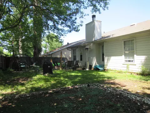 Exterior - 1100 Edgewood Dr, Bryant, AR 72022 photo 7 of 12