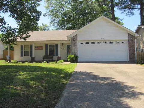 Exterior - 1100 Edgewood Dr, Bryant, AR 72022 photo 3 of 12