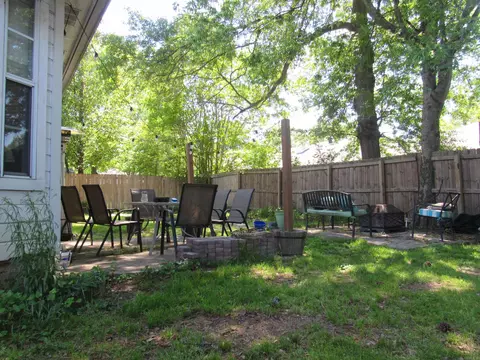 Exterior - 1100 Edgewood Dr, Bryant, AR 72022 photo 6 of 12