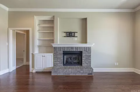 Living - 2809 Darrel Dr, Bryant, AR 72022 photo 4 of 4