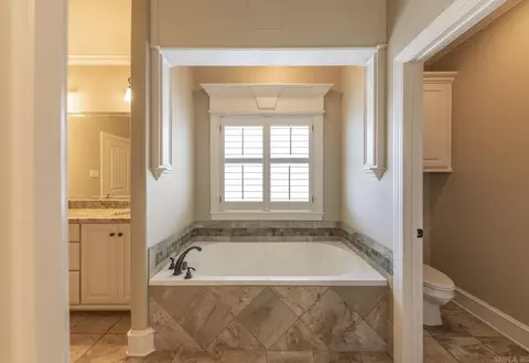 Bath - 2809 Darrel Dr, Bryant, AR 72022 photo 4 of 5