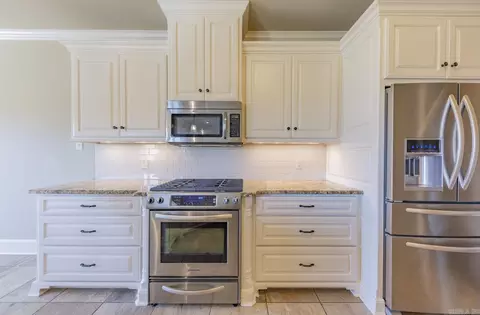 Kitchen - 2809 Darrel Dr, Bryant, AR 72022 photo 6 of 7