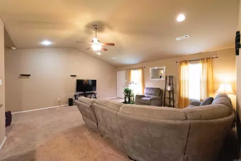 1090 Meadows Edge Dr, Alexander, AR 72002 photo 6