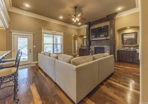 Living - 310 Creekside Cv, Bryant, AR 72022 photo 5 of 6