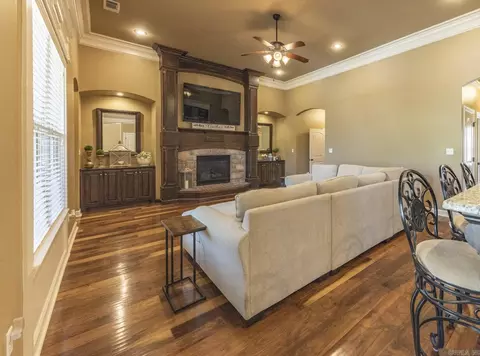 Living - 310 Creekside Cv, Bryant, AR 72022 photo 4 of 6