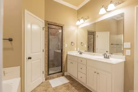 Bath - 310 Creekside Cv, Bryant, AR 72022 photo 2 of 3