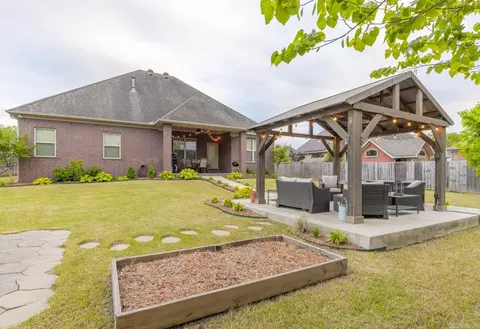 Exterior - 310 Creekside Cv, Bryant, AR 72022 photo 11 of 13