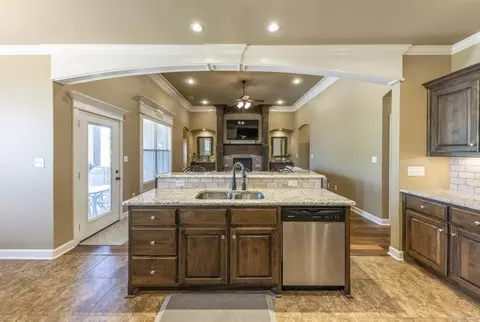 Kitchen - 310 Creekside Cv, Bryant, AR 72022 photo 3 of 6