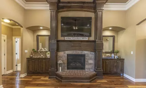 Living - 310 Creekside Cv, Bryant, AR 72022 photo 6 of 6