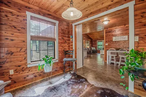 Entry Way - 155 School House Rd, Beebe, AR 72012 photo 2 of 4