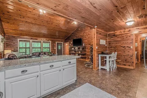 Kitchen - 155 School House Rd, Beebe, AR 72012 photo 5 of 6