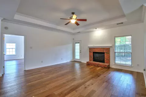 Living - 4208 Donna Dr, Benton, AR 72015 photo 3 of 5