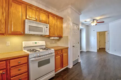 Kitchen - 4208 Donna Dr, Benton, AR 72015 photo 5 of 7
