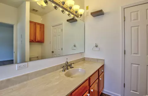 Bath - 4208 Donna Dr, Benton, AR 72015 photo 1 of 2