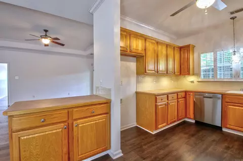 Kitchen - 4208 Donna Dr, Benton, AR 72015 photo 3 of 7
