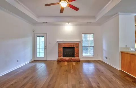 Living - 4208 Donna Dr, Benton, AR 72015 photo 2 of 5