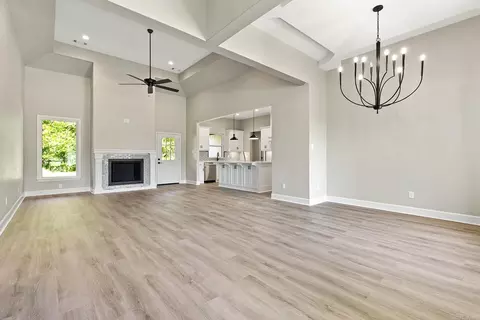 Living - 214 King Rd, Benton, AR 72019 photo 1 of 4
