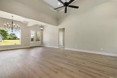 Living - 214 King Rd, Benton, AR 72019 photo 4 of 4