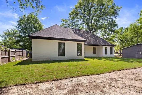 Exterior - 214 King Rd, Benton, AR 72019 photo 5 of 6