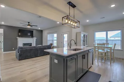 Kitchen - 10 Opie Ct, Cabot, AR 72023 photo 5 of 7
