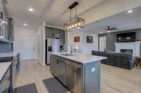 Kitchen - 10 Opie Ct, Cabot, AR 72023 photo 4 of 7