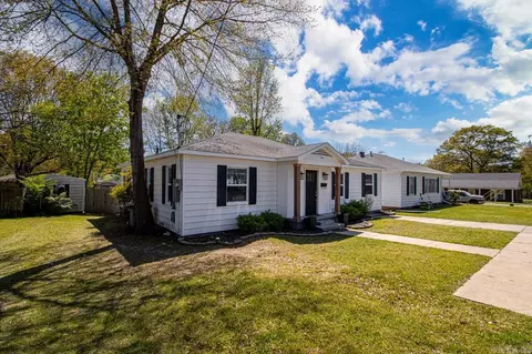 Exterior - 720 W Smith St, Benton, AR 72015 photo 2 of 13