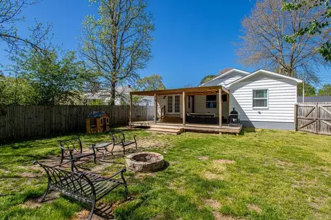 Exterior - 720 W Smith St, Benton, AR 72015 photo 12 of 13