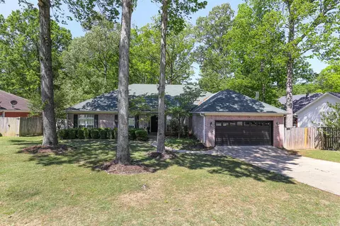 Exterior - 2719 Millbrook Dr, Benton, AR 72015 photo 1 of 17