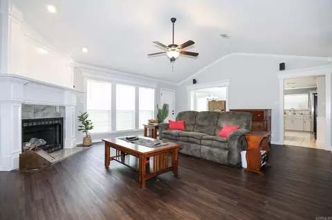 Living - 2719 Millbrook Dr, Benton, AR 72015 photo 2 of 2