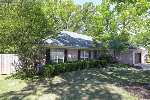 Exterior - 2719 Millbrook Dr, Benton, AR 72015 photo 3 of 17