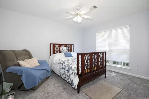 Bedroom - 2719 Millbrook Dr, Benton, AR 72015 photo 9 of 11