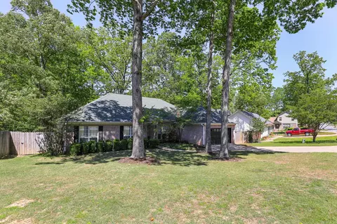 Exterior - 2719 Millbrook Dr, Benton, AR 72015 photo 2 of 17