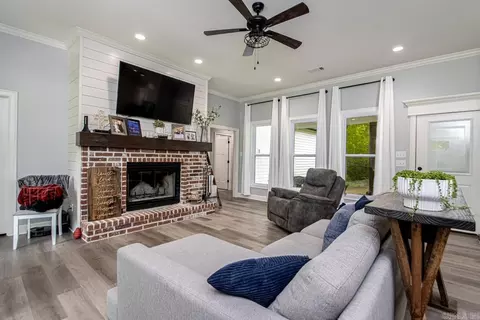 Living - 1121 Williver Rd, Hensley, AR 72065 photo 4 of 4